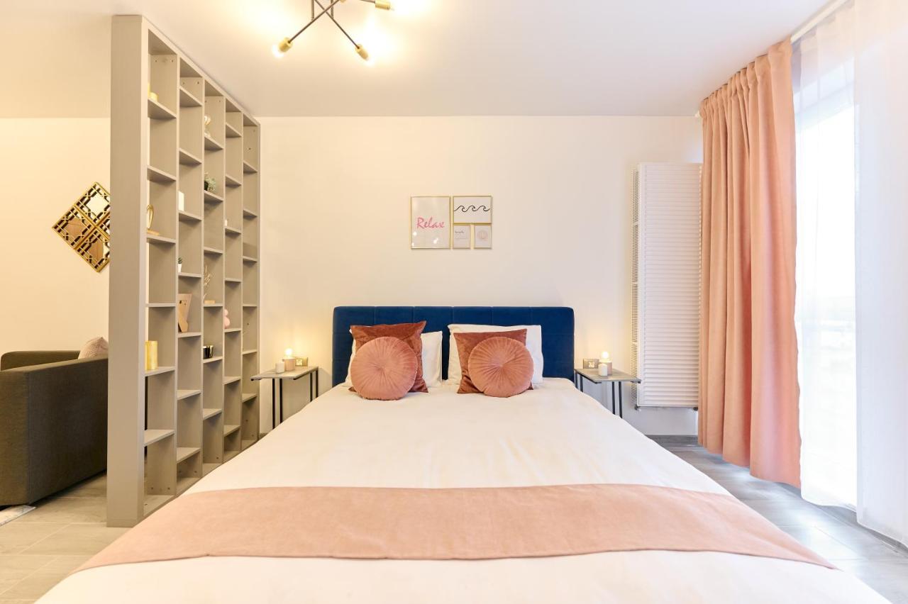 Infinity Luxury Studio - Nord10 By Alezzi Apartamento Năvodari Exterior foto